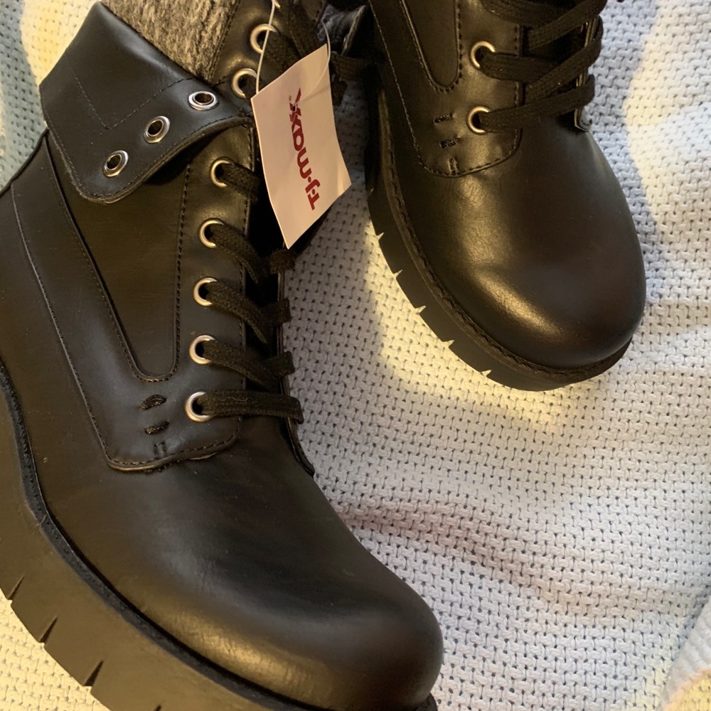 Ankle black  boots new with tag 8 1/2